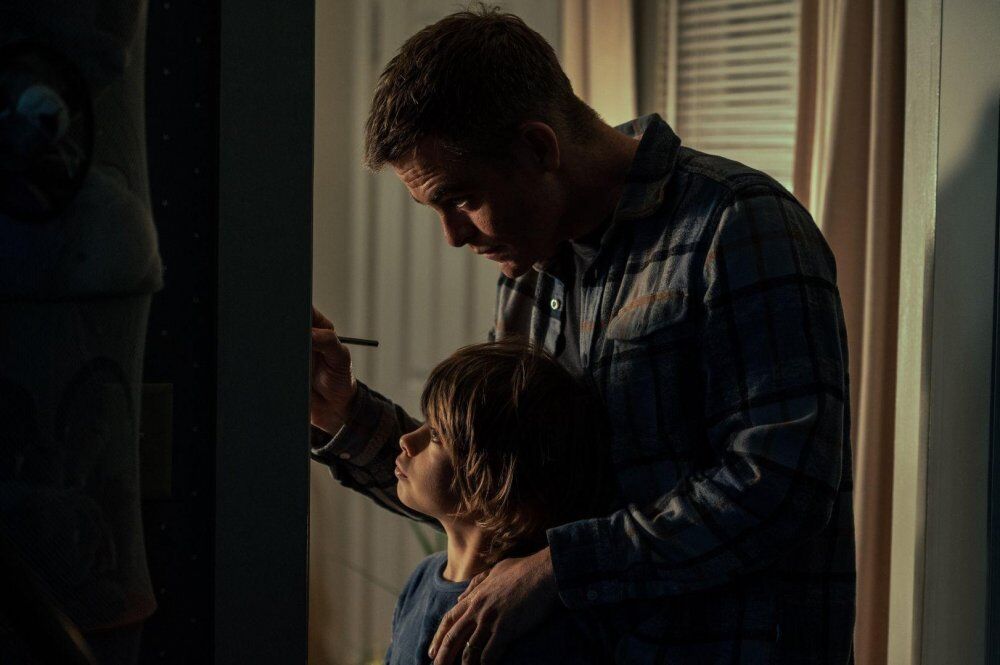 <The Contractor> 救命緝約_劇照2