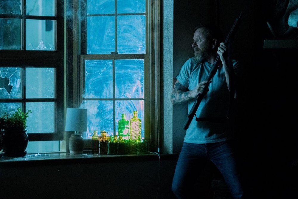 <The Contractor> 救命緝約_劇照5